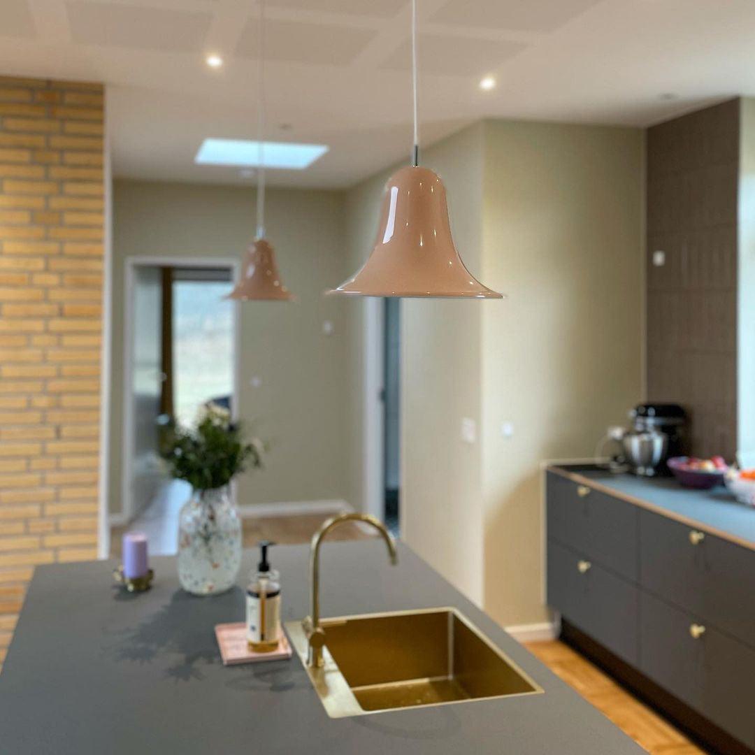 Nevin lámpara colgante minimalista con pantalla en forma de campana