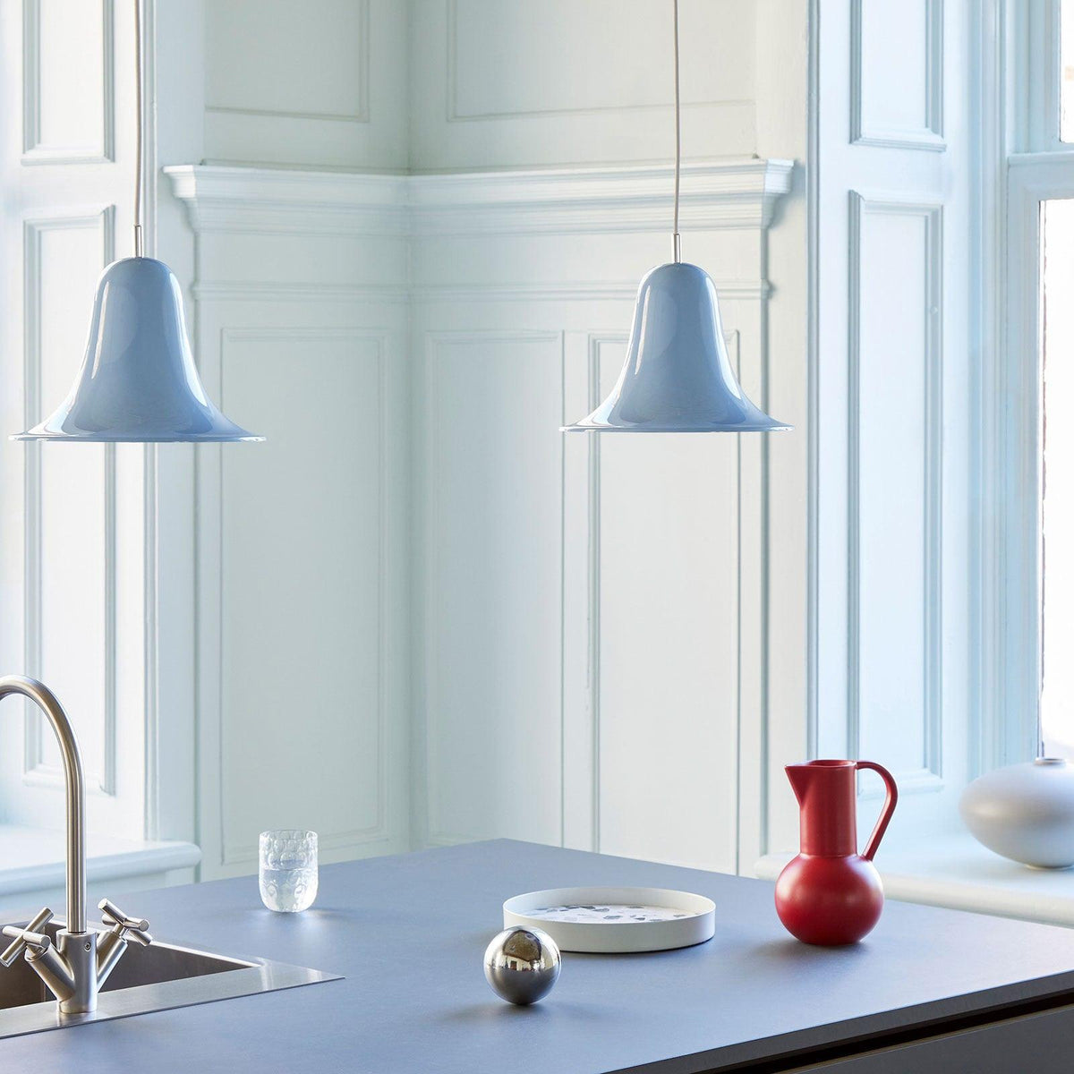 Nevin lámpara colgante minimalista con pantalla en forma de campana