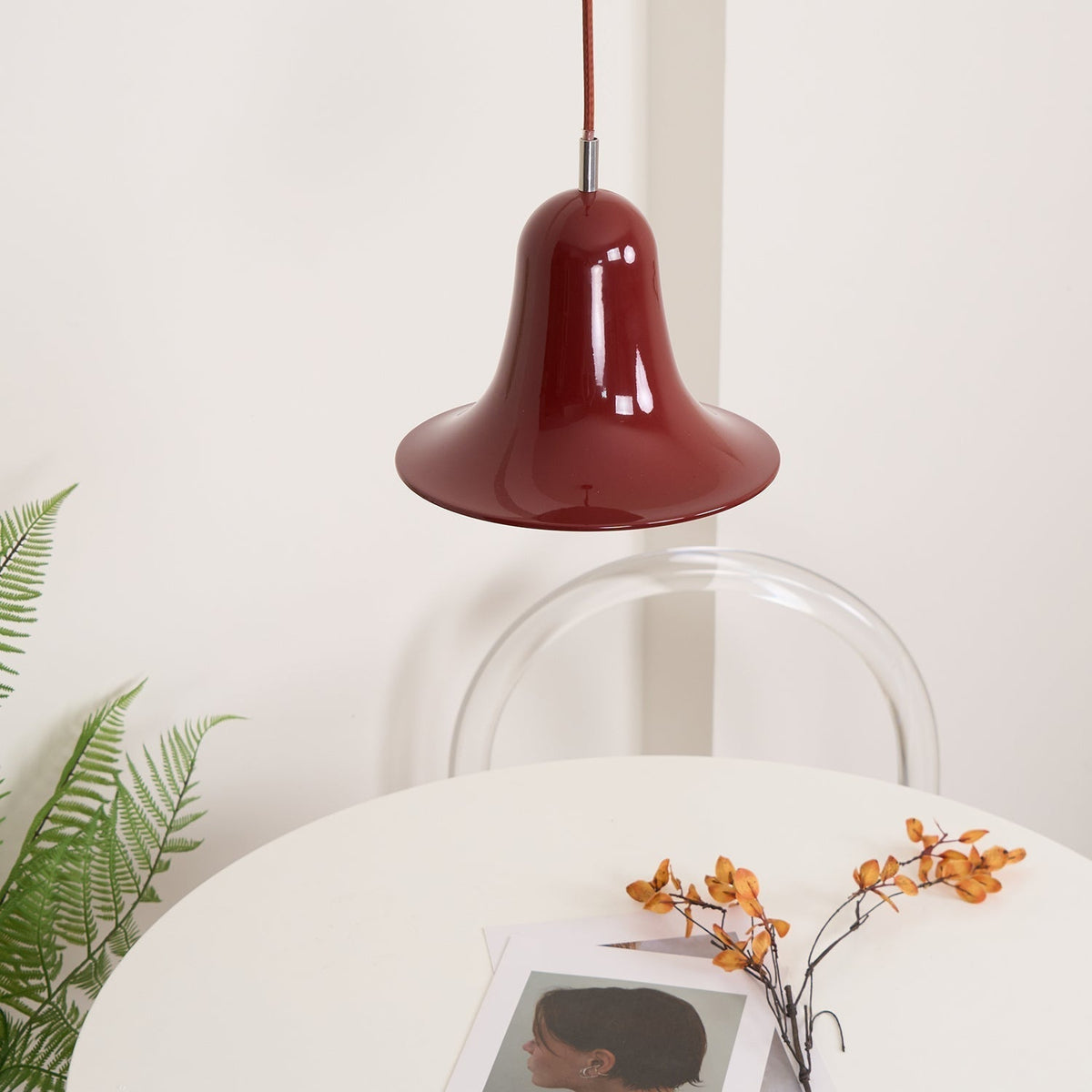 Nevin lámpara colgante minimalista con pantalla en forma de campana
