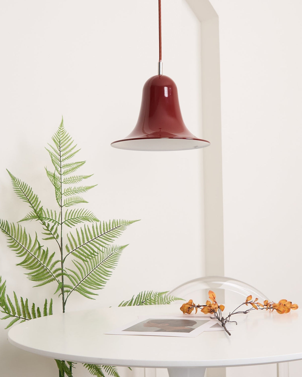 Nevin lámpara colgante minimalista con pantalla en forma de campana