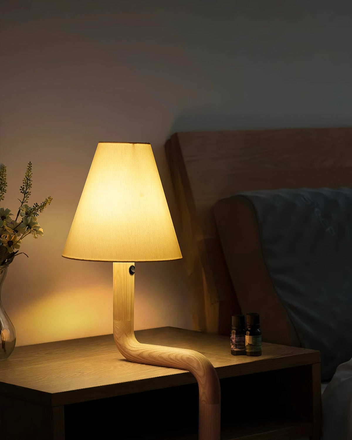 Syleielle lámpara de mesa de madera curva