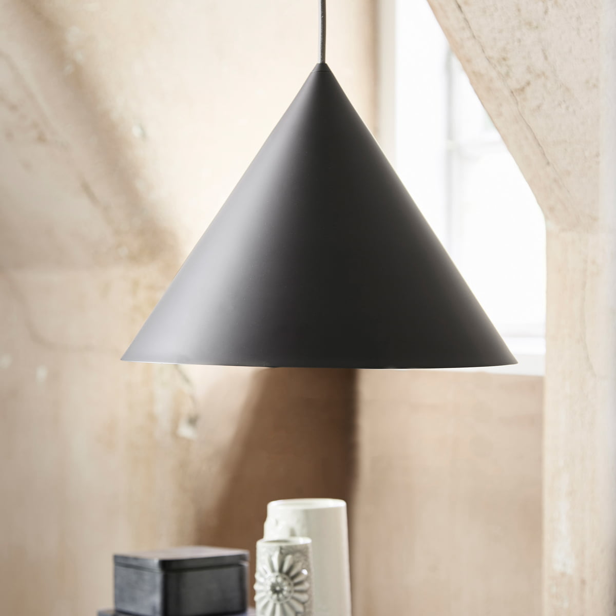 Caeluvyu lámpara colgante moderna minimalista de metal oscuro