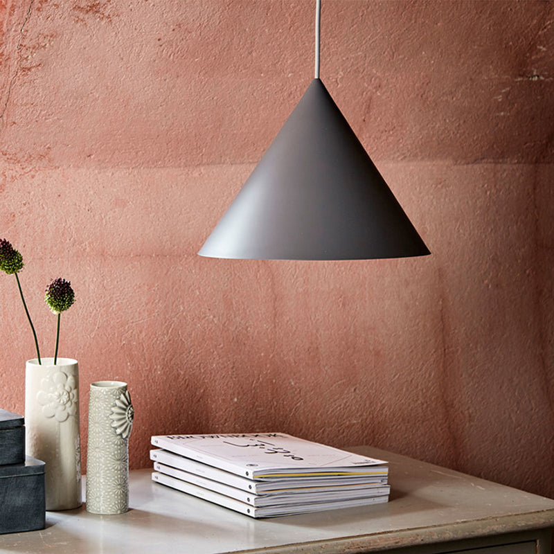 Caeluvyu lámpara colgante moderna minimalista de metal oscuro