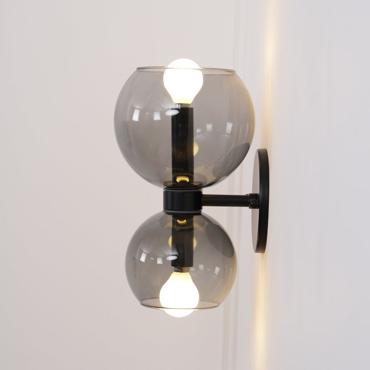 Umarion aplique de pared redondo con vidrio perla