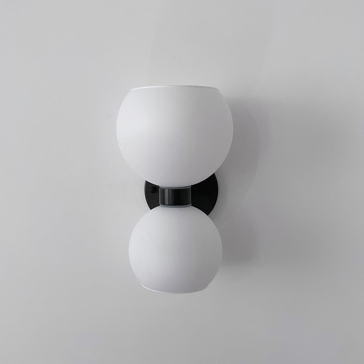 Umarion aplique de pared redondo con vidrio perla