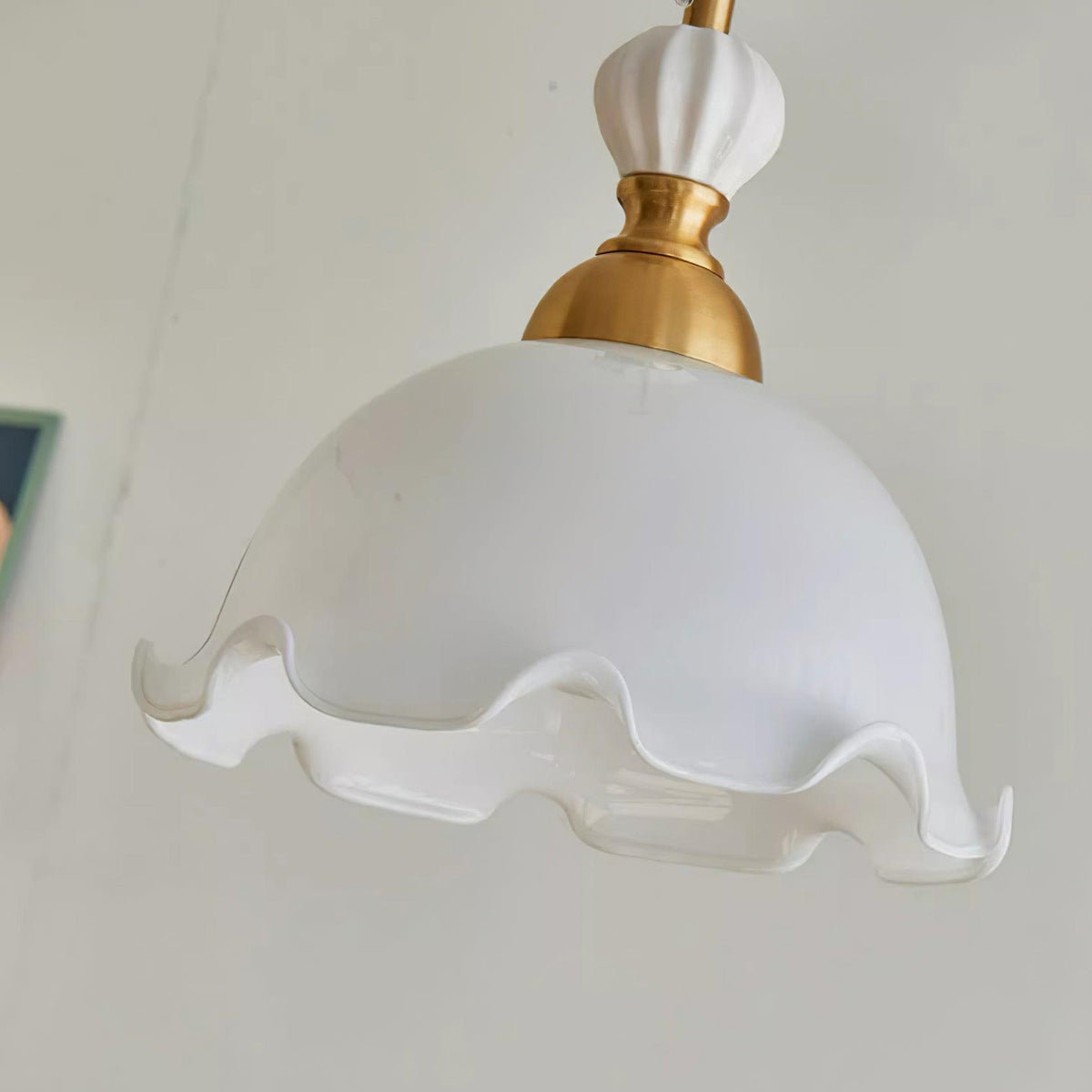 Lámpara colgante de vidrio con borde ondulado, brillo suave, estilo vintage y romántico