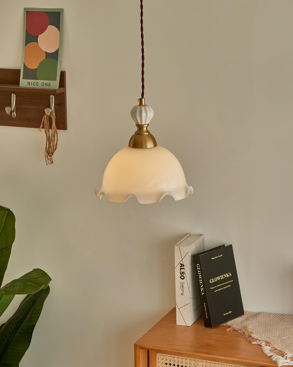 Lámpara colgante de vidrio con borde ondulado, brillo suave, estilo vintage y romántico