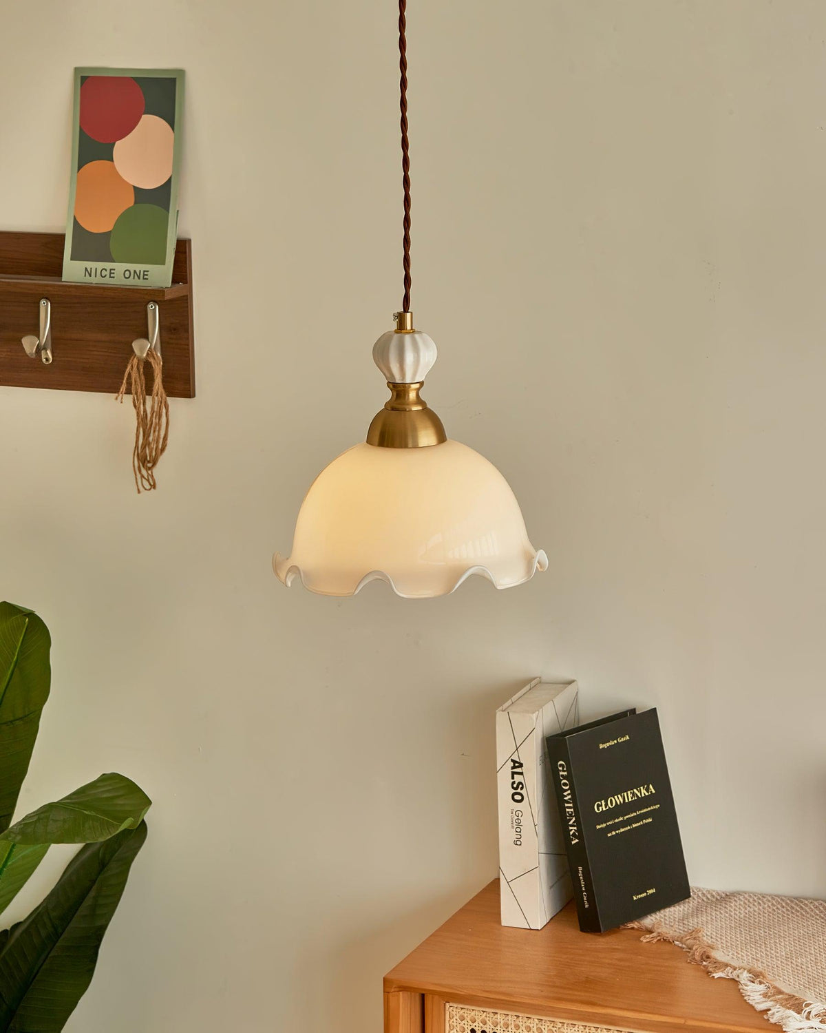 Lámpara colgante de vidrio con borde ondulado, brillo suave, estilo vintage y romántico