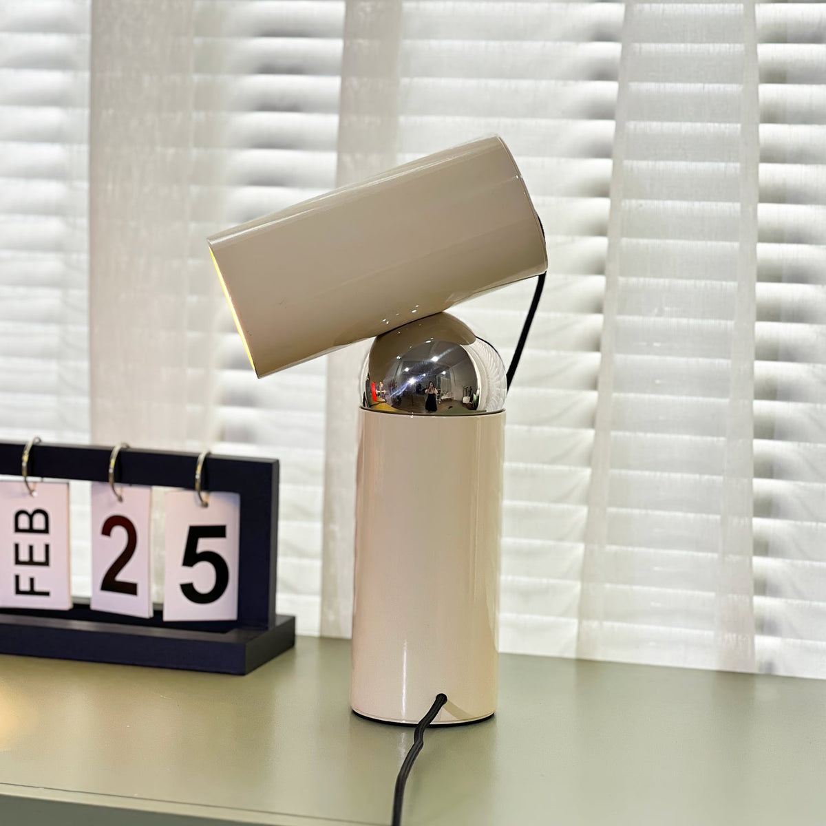 Rivivette lámpara de mesa Pivot