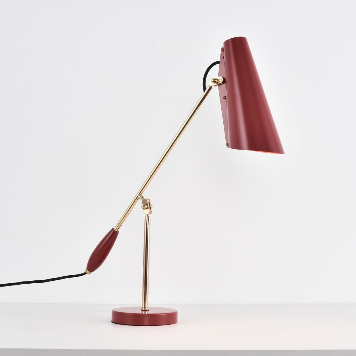 Orbix lámpara de mesa de acero estilo mid-century