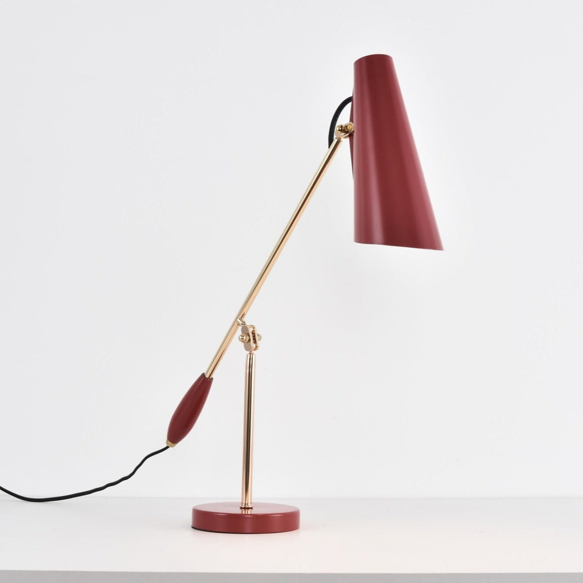 Orbix lámpara de mesa de acero estilo mid-century