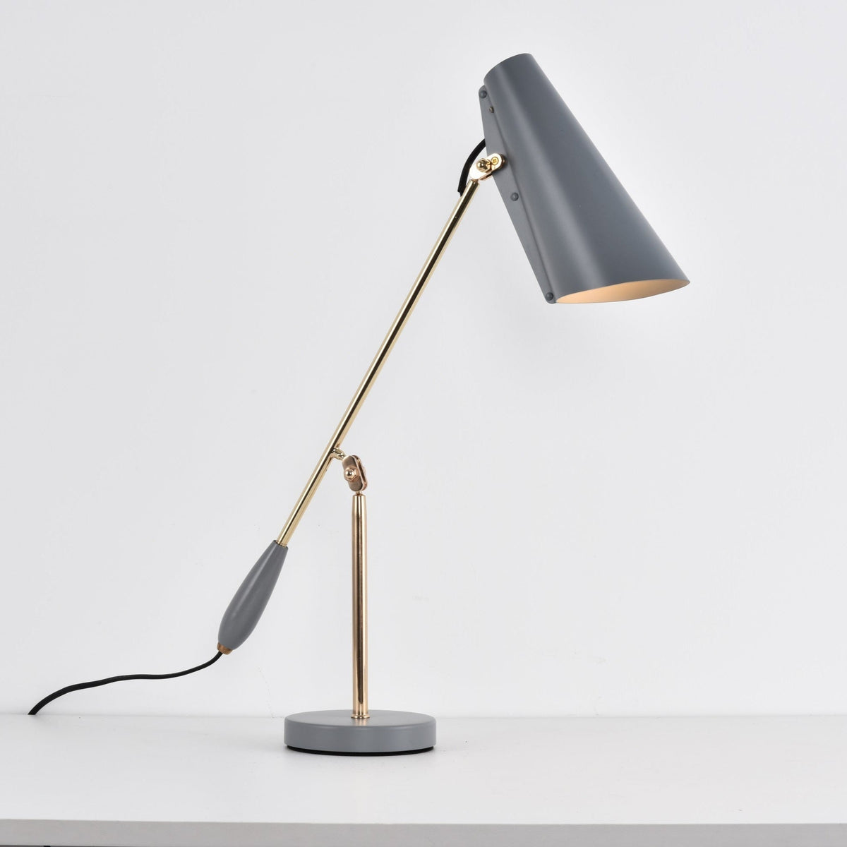 Orbix lámpara de mesa de acero estilo mid-century