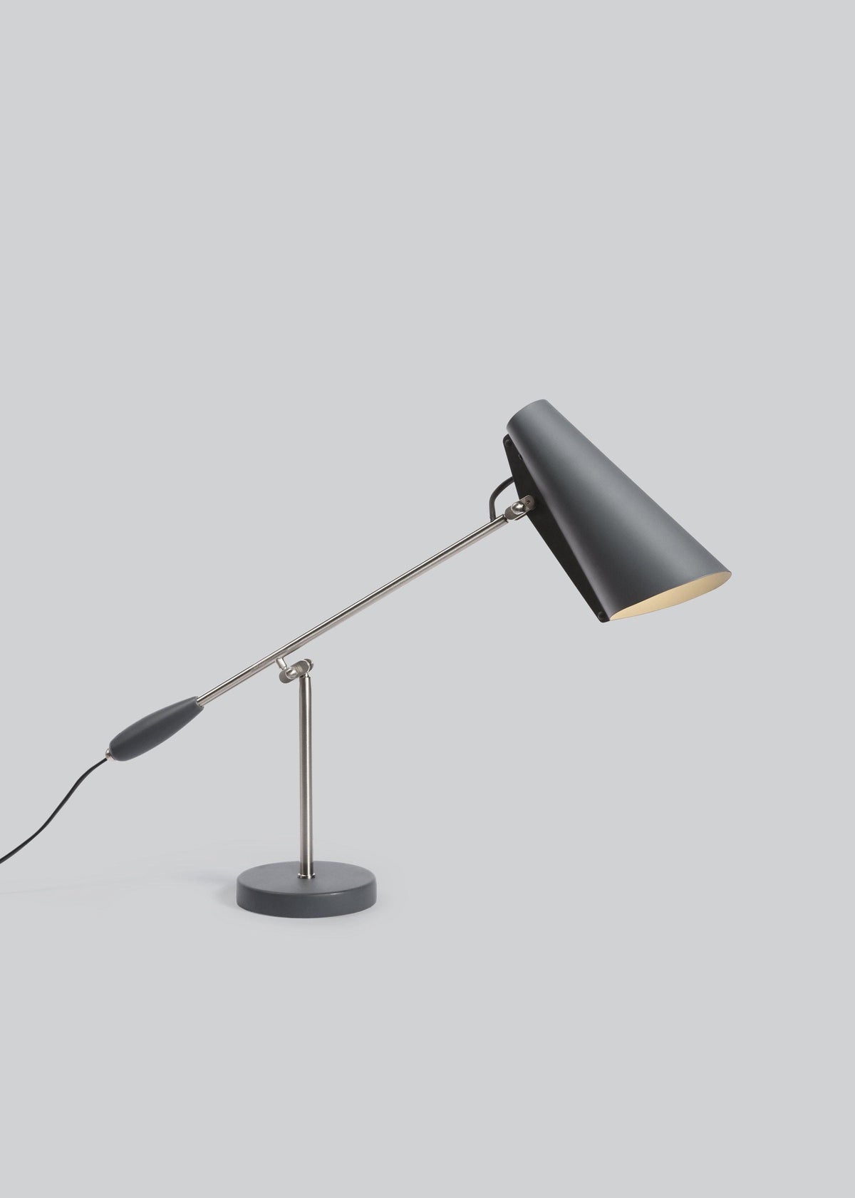 Orbix lámpara de mesa de acero estilo mid-century