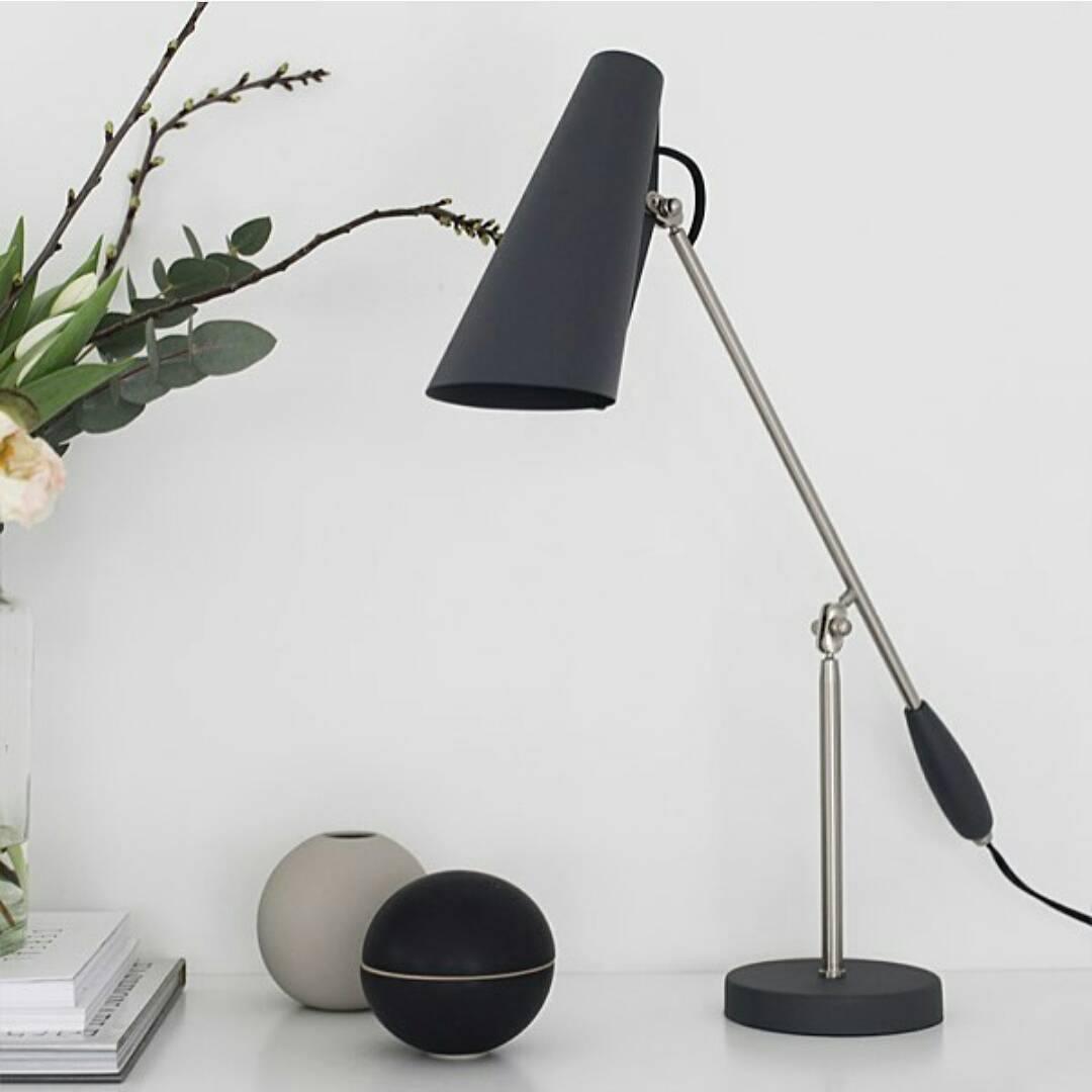 Orbix lámpara de mesa de acero estilo mid-century