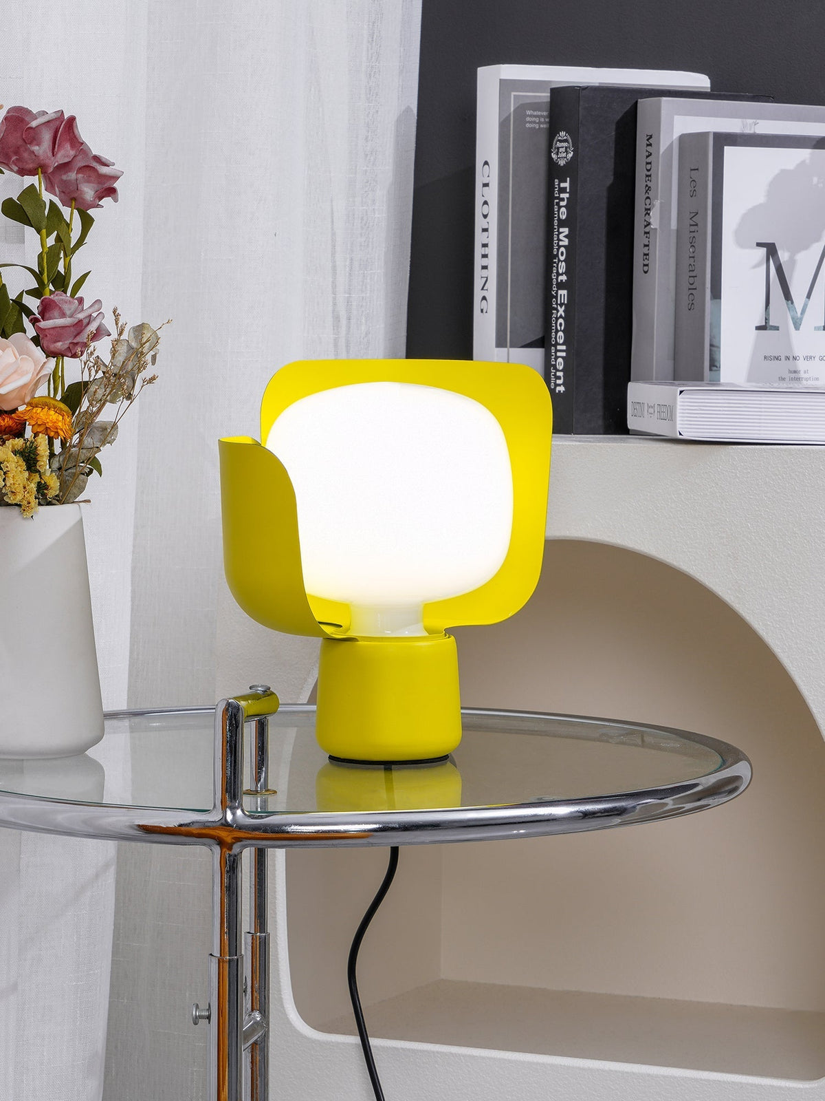 Zuri lámpara de mesa minimalista de plástico