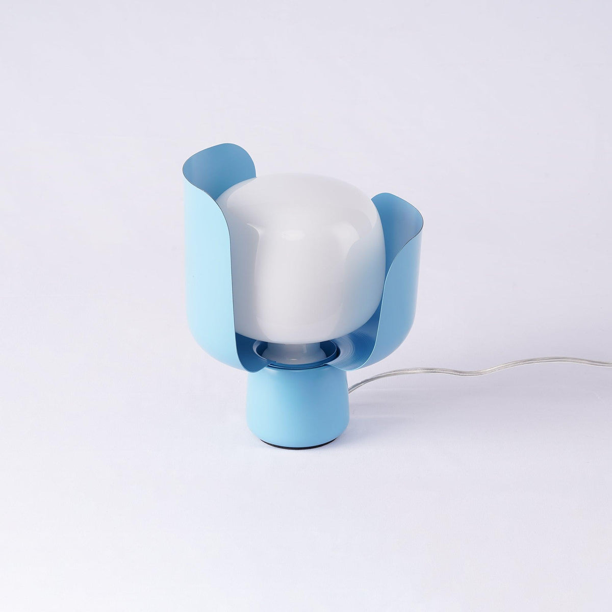 Zuri lámpara de mesa minimalista de plástico