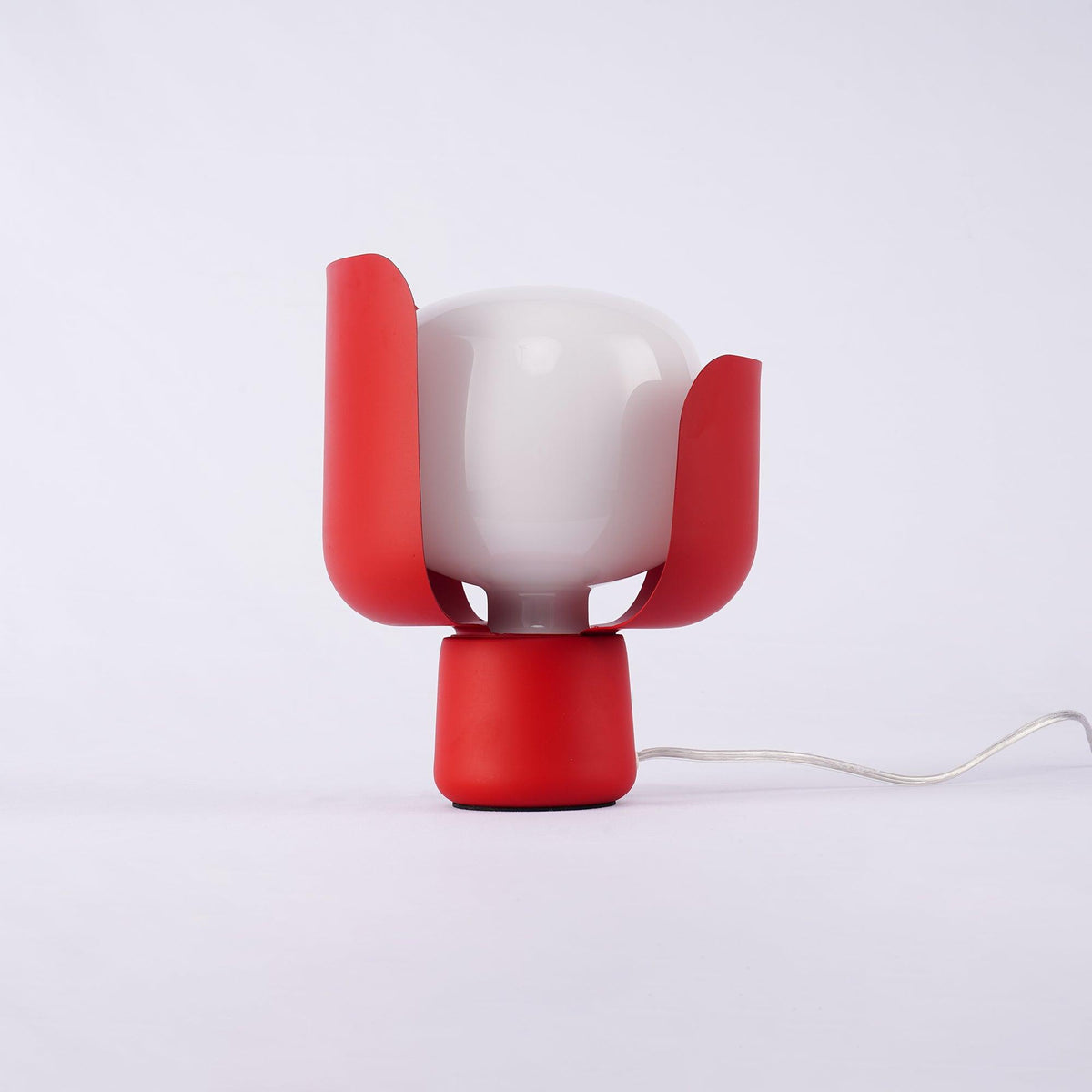 Zuri lámpara de mesa minimalista de plástico