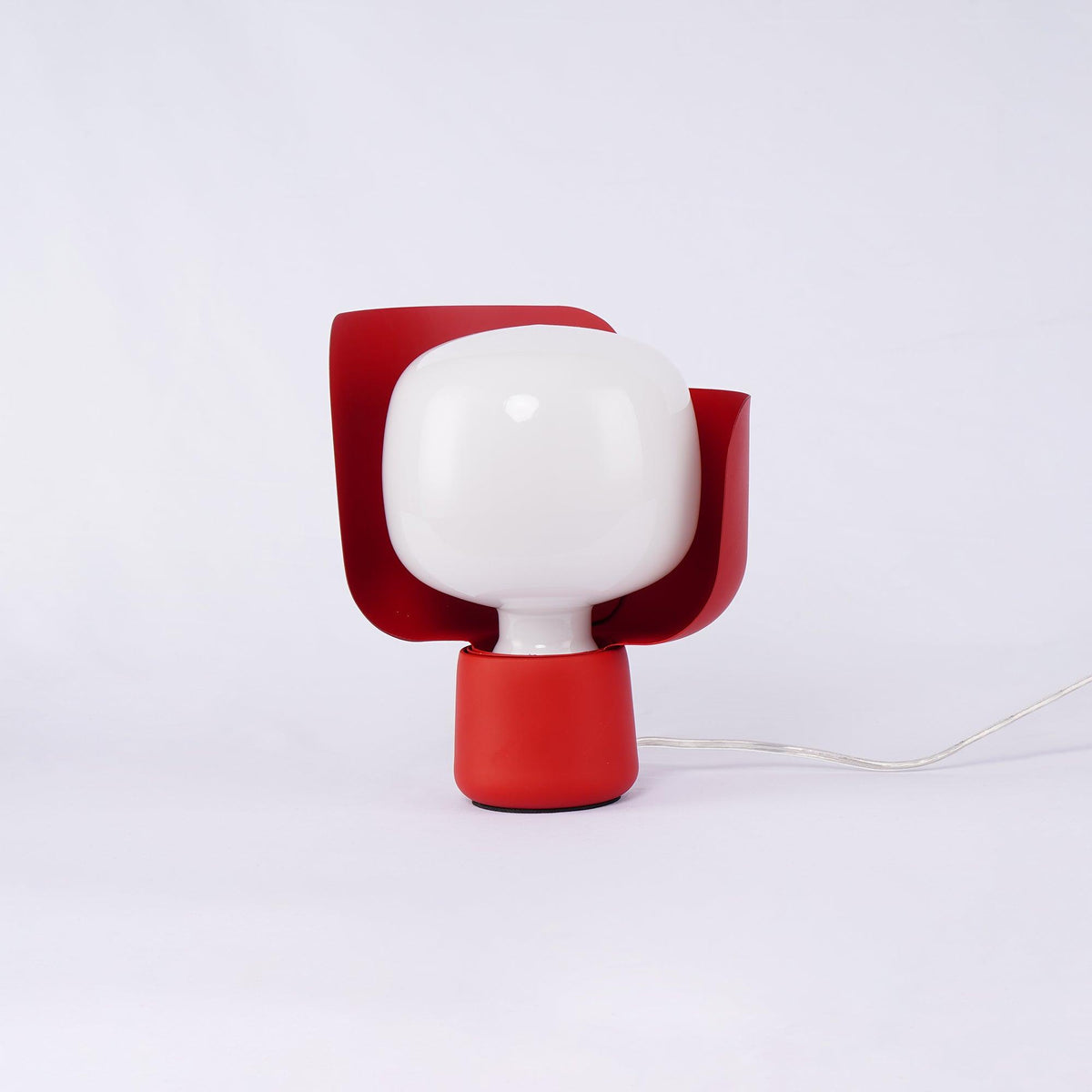 Zuri lámpara de mesa minimalista de plástico