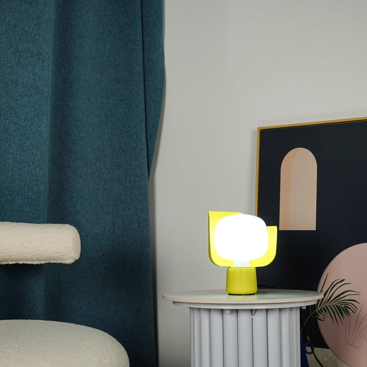 Zuri lámpara de mesa minimalista de plástico
