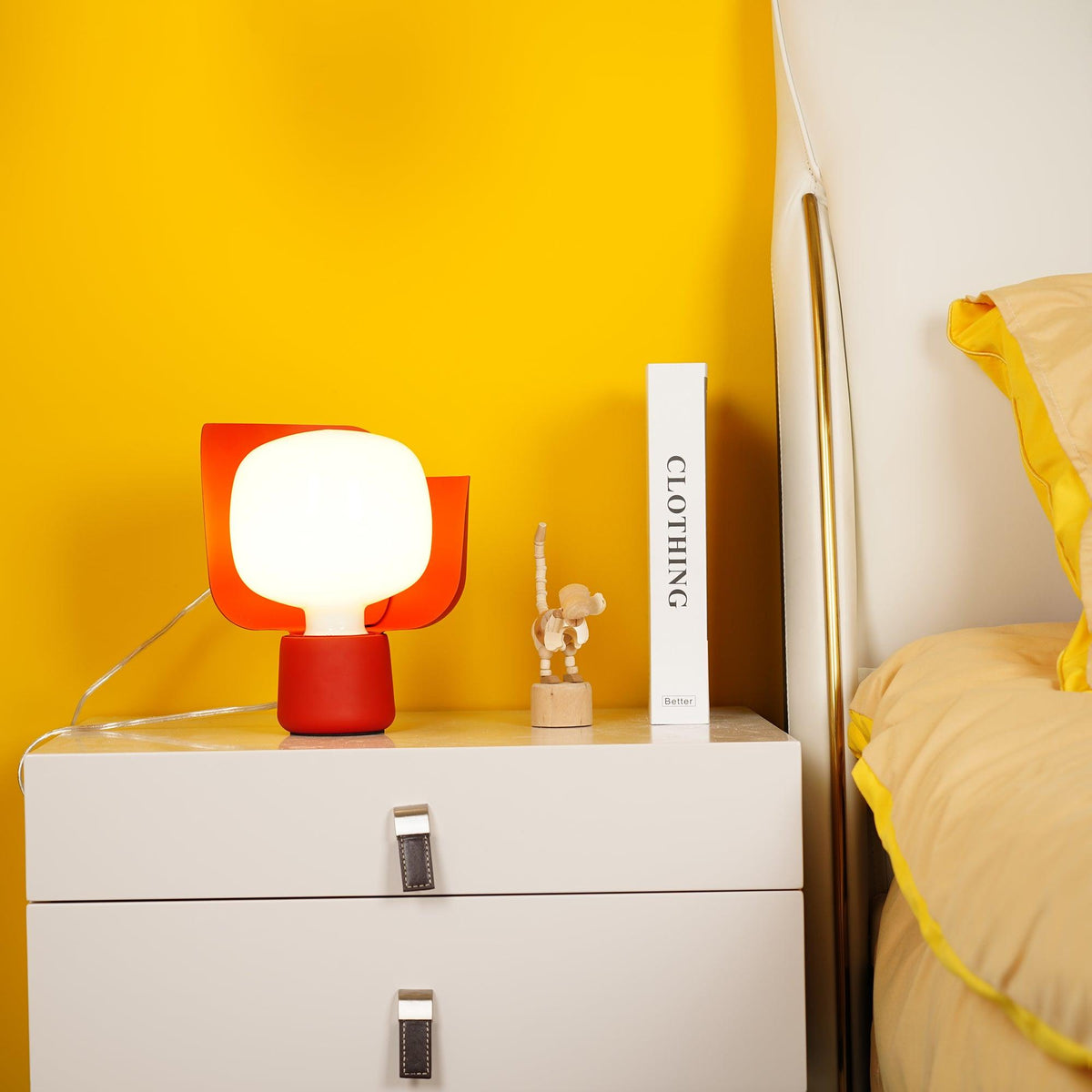 Zuri lámpara de mesa minimalista de plástico