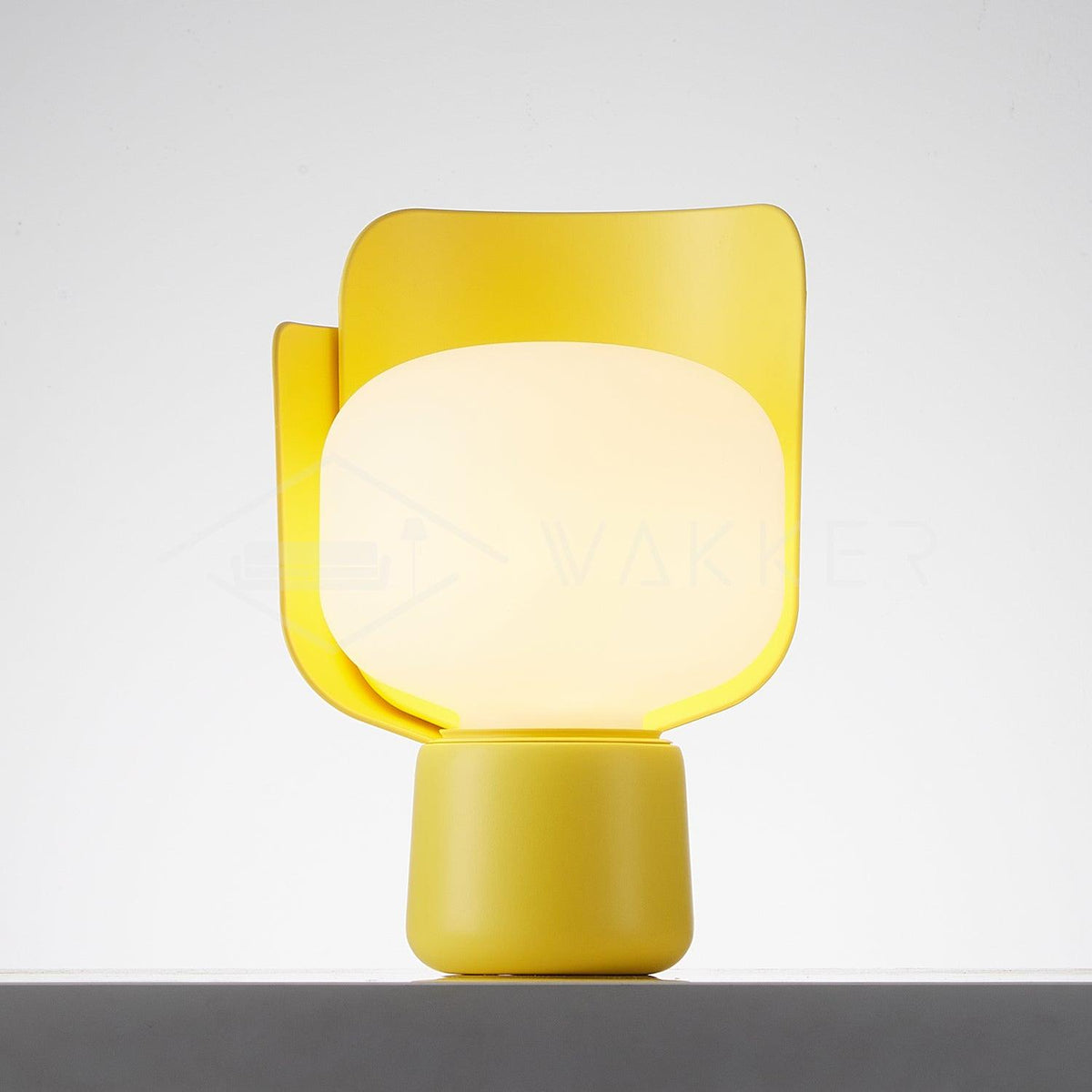 Zuri lámpara de mesa minimalista de plástico