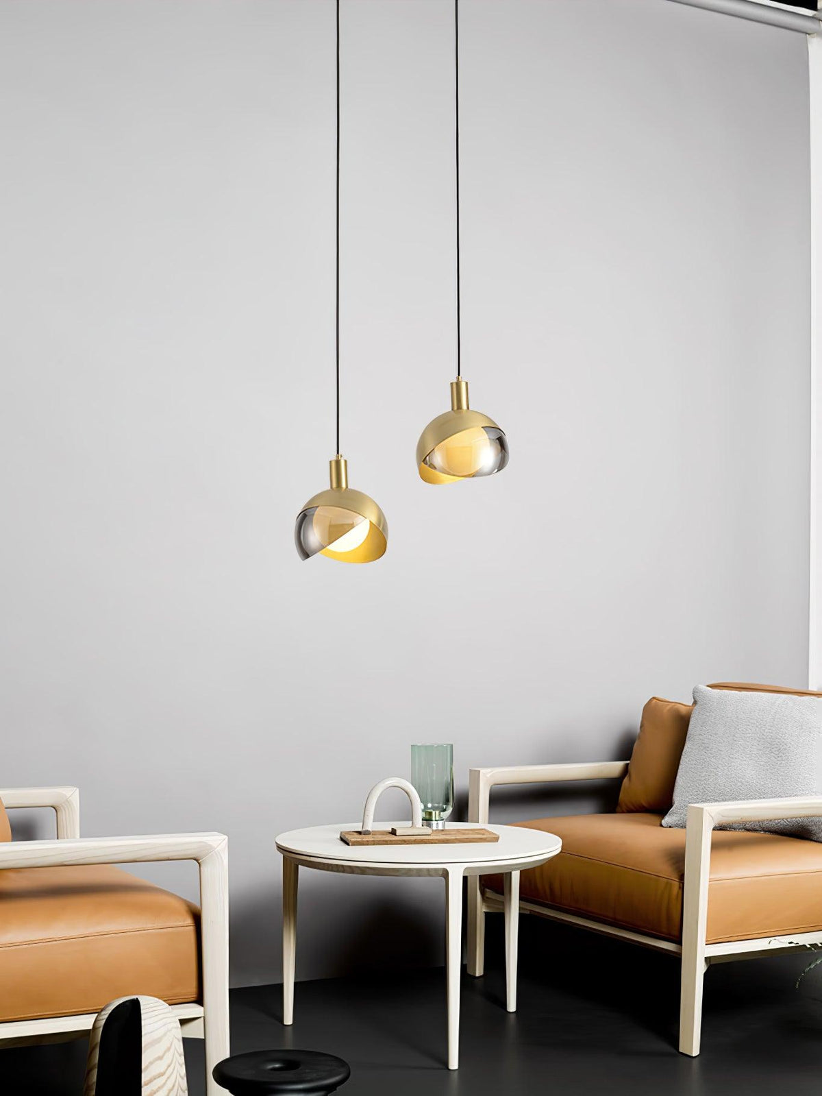 Noveny lámpara colgante de latón con vidrio en forma de media esfera, estilo mid-century