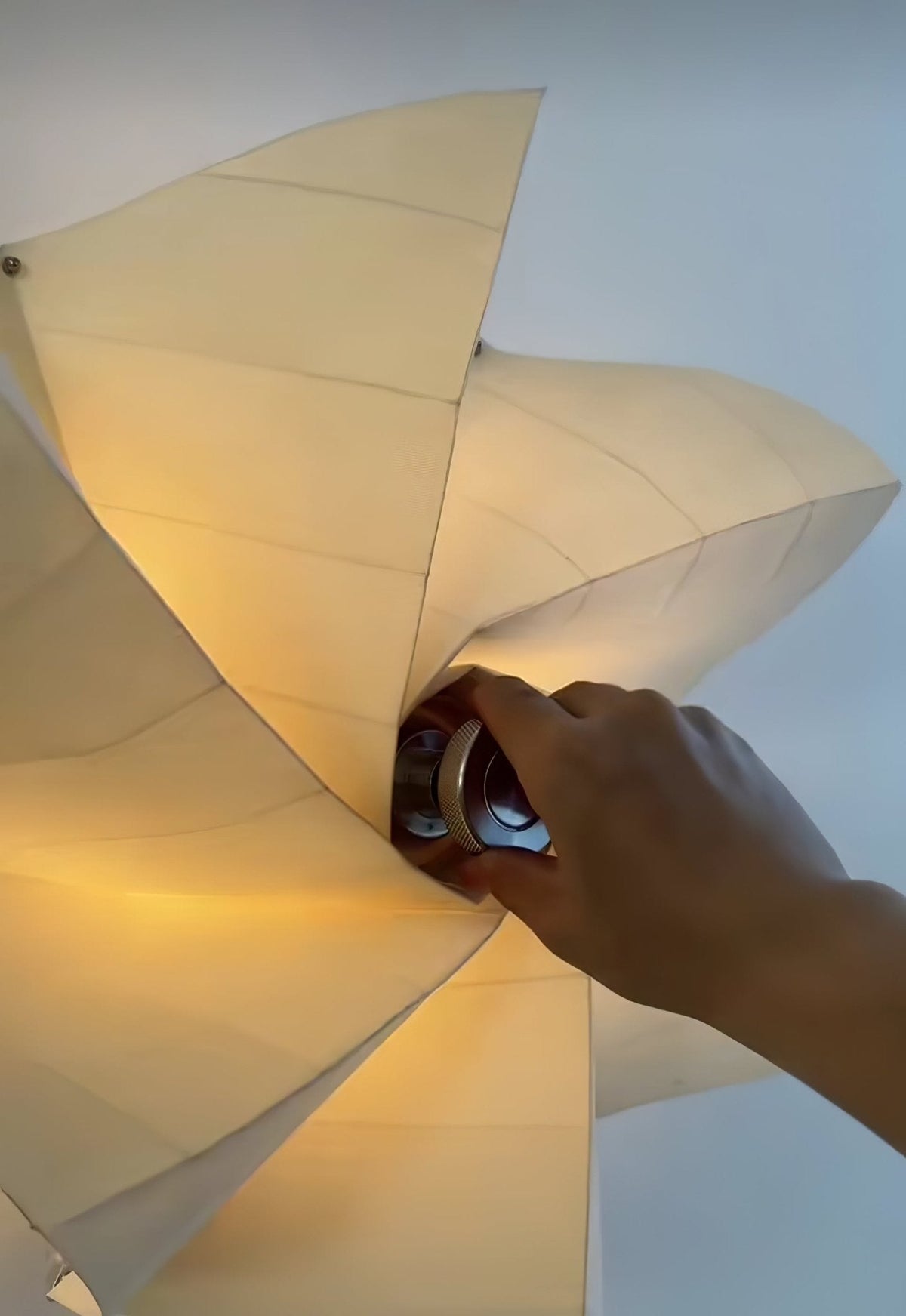 Liniise lámpara colgante de tejido con sombra plisada beige