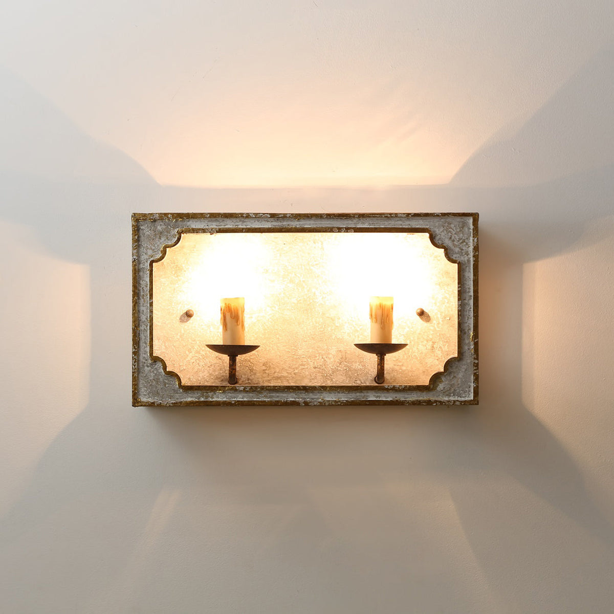 Orelararia aplique de pared