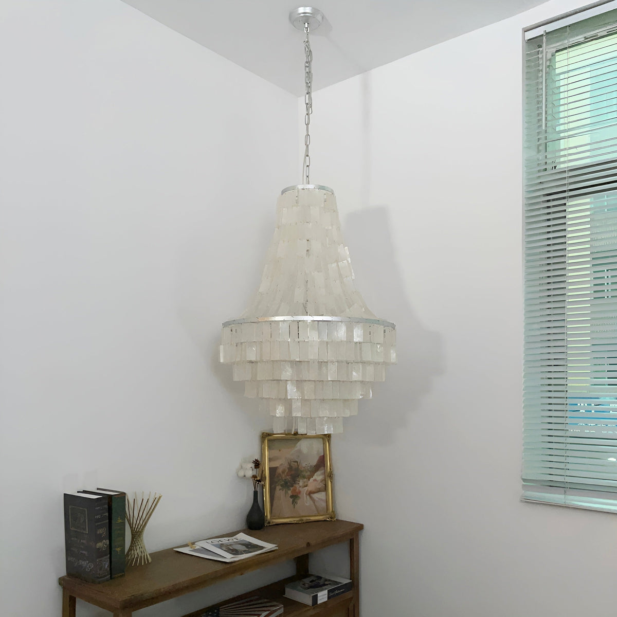 Naciira lámpara de araña Boho Shell Tiered