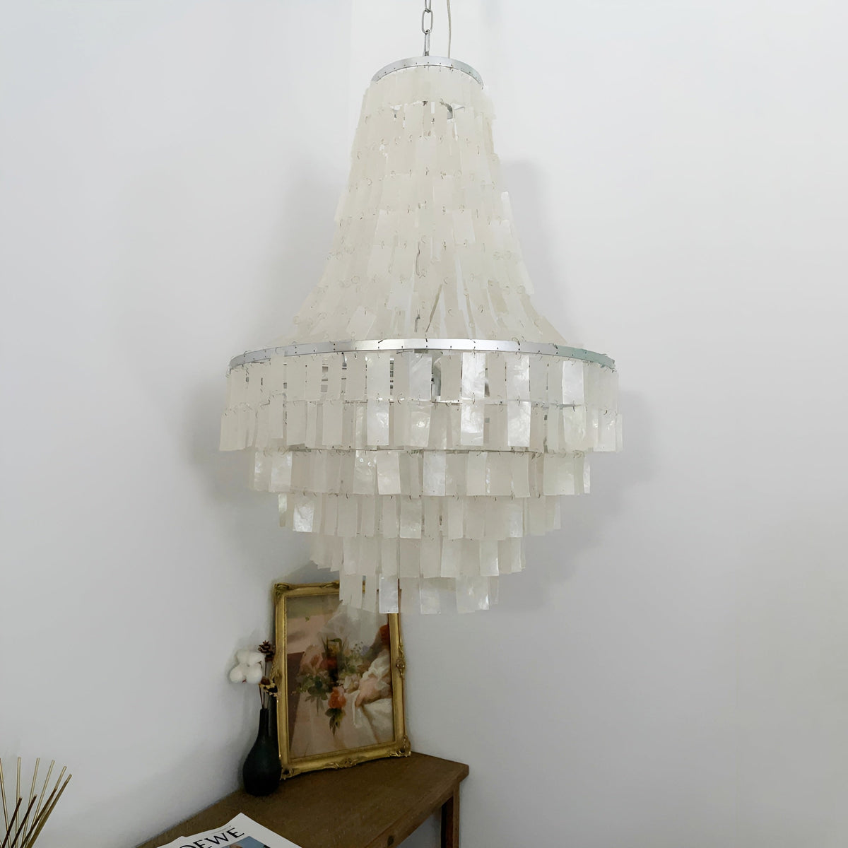 Naciira lámpara de araña Boho Shell Tiered