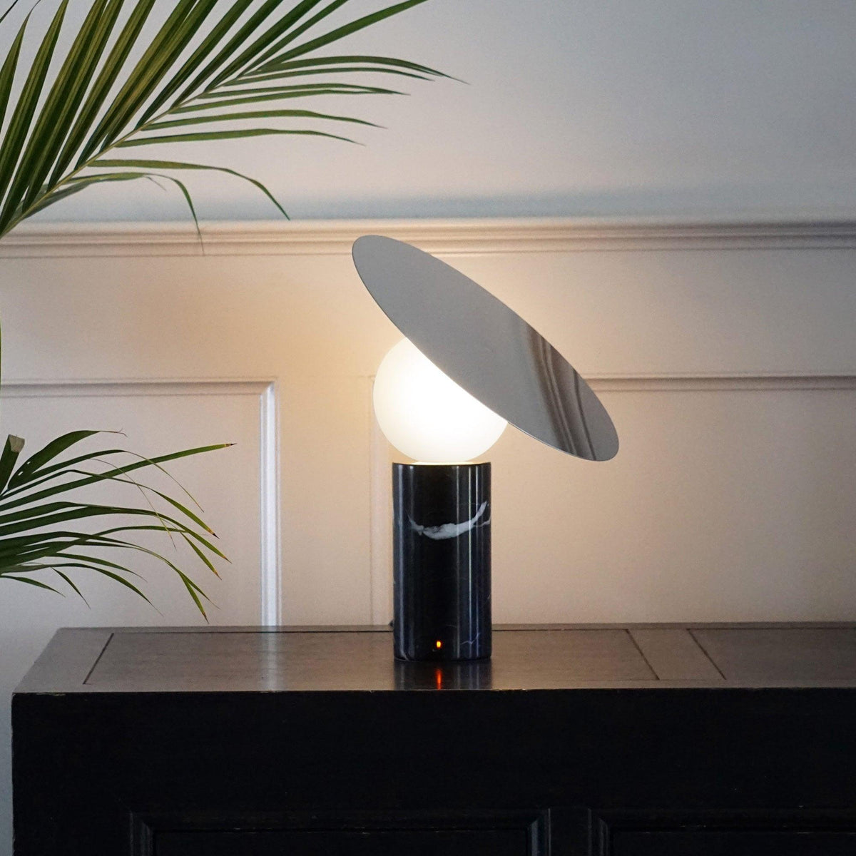 Dila lámpara de mesa minimalista de mármol