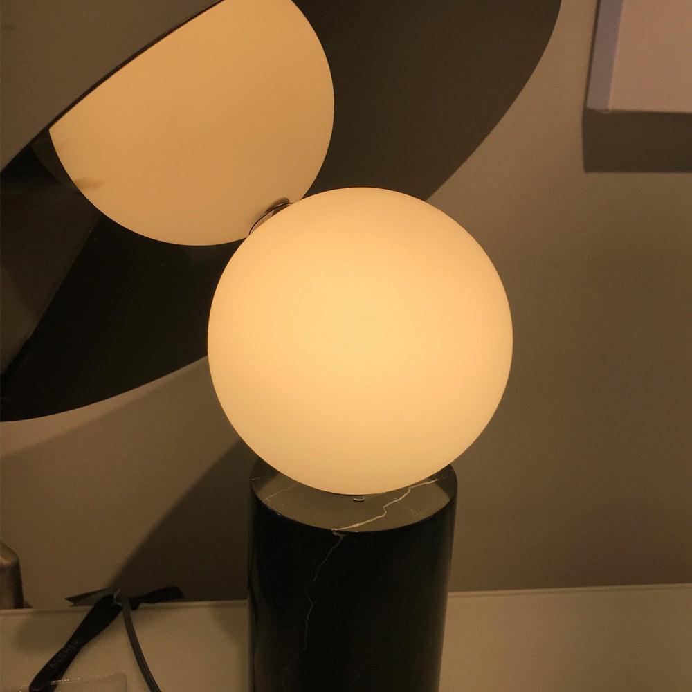 Dila lámpara de mesa minimalista de mármol
