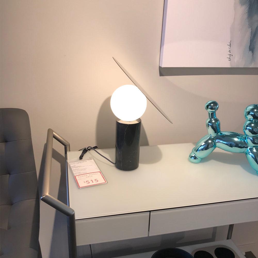 Dila lámpara de mesa minimalista de mármol
