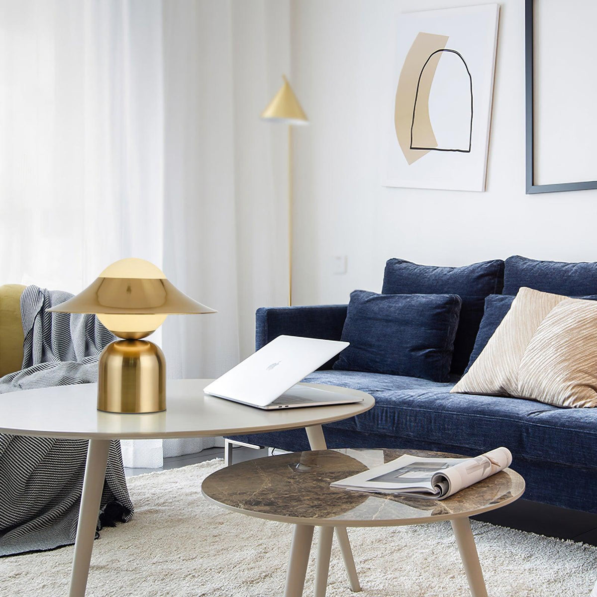 Italon lámpara de mesa Luxe en latón para escritorio