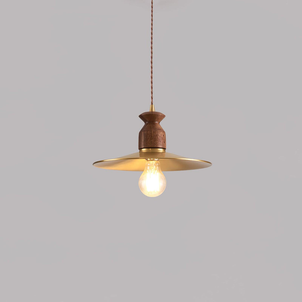 Qior lámpara colgante de latón clásico, elegancia y cresta en madera