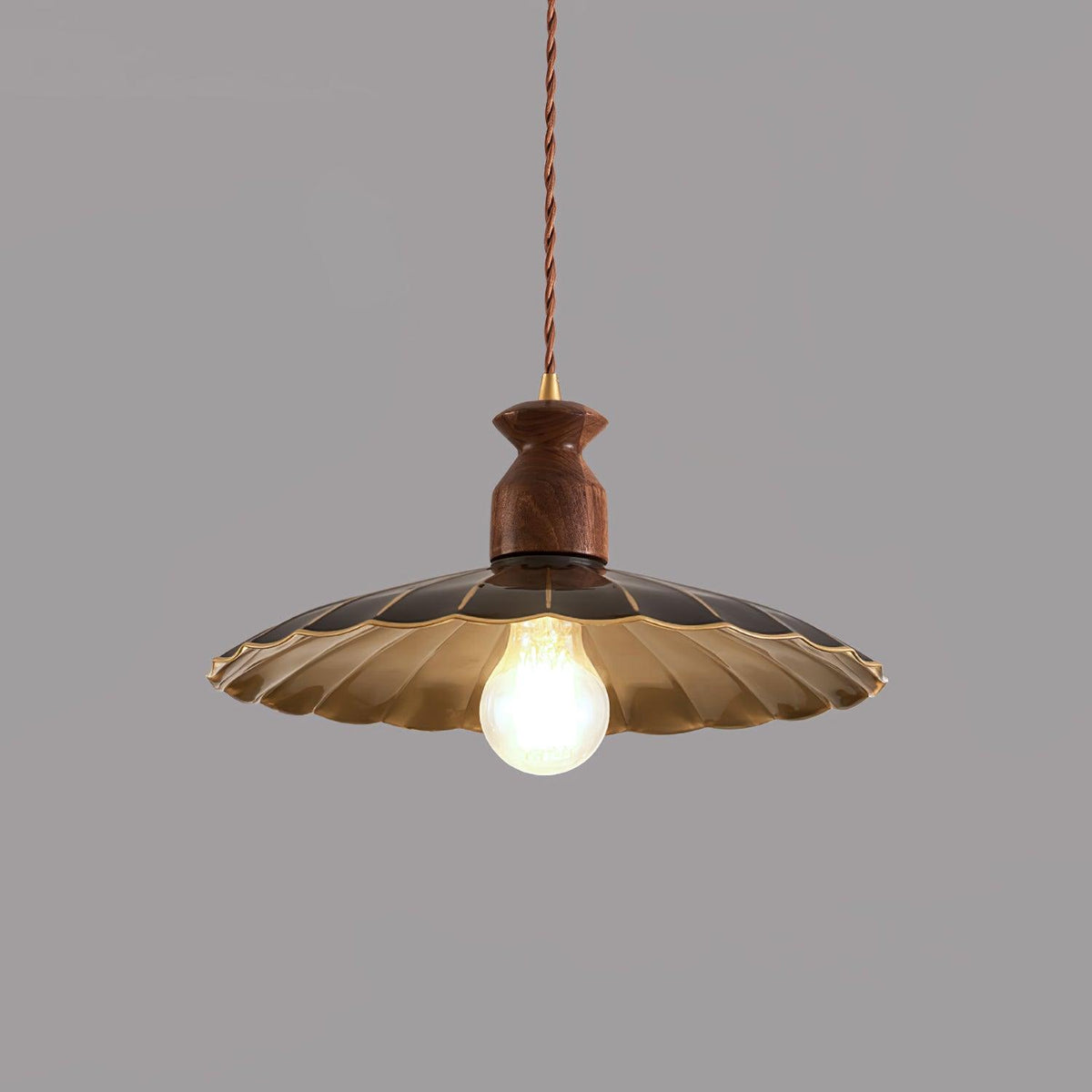 Qior lámpara colgante de latón clásico, elegancia y cresta en madera