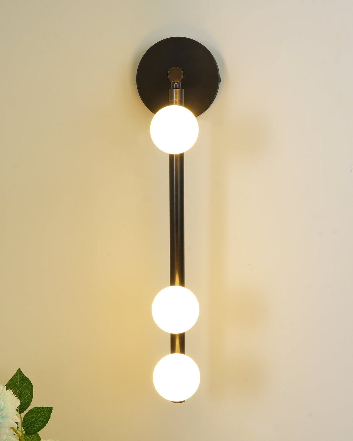 Rory aplique de pared moderno minimalista de tubo en latón y vidrio