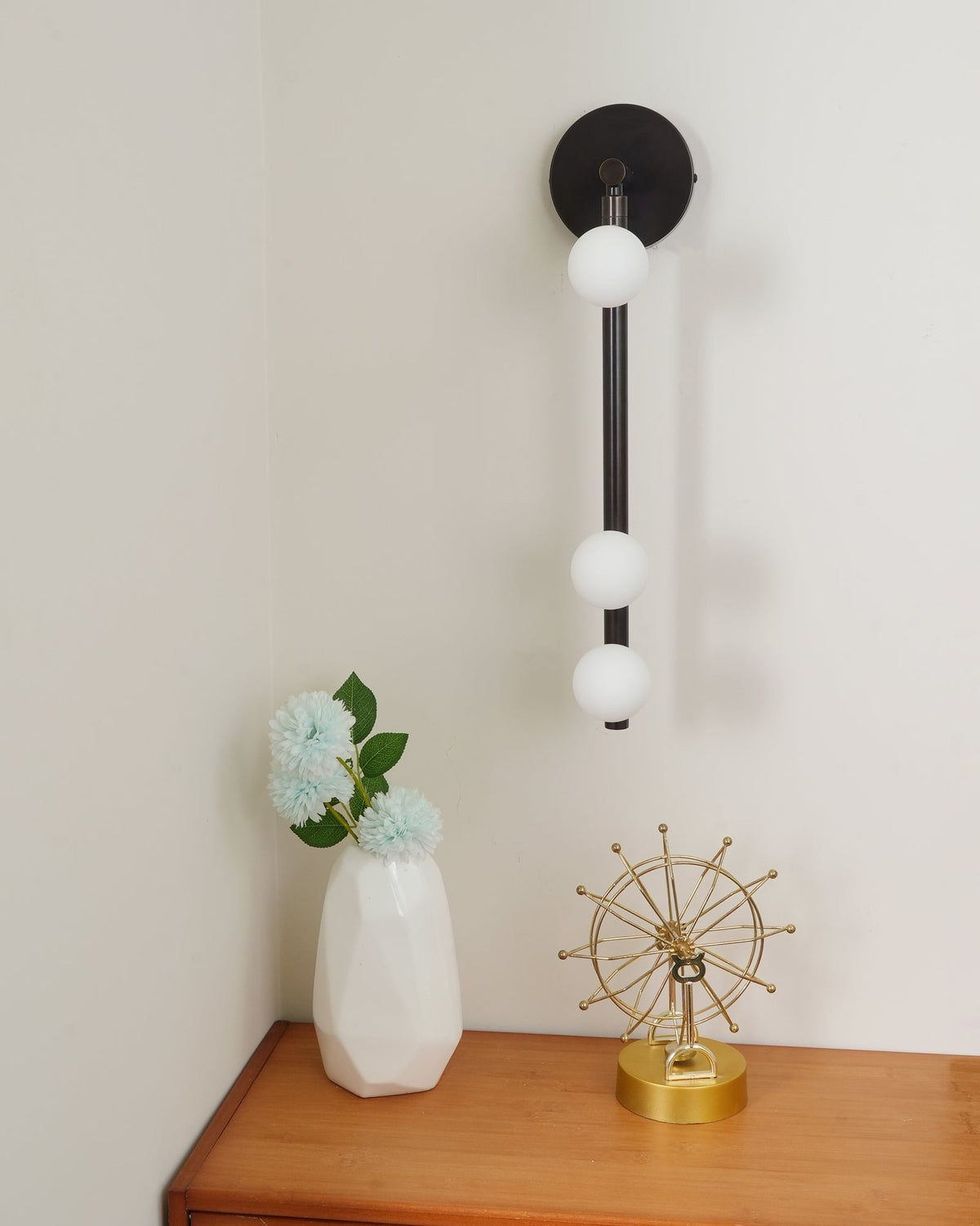 Rory aplique de pared moderno minimalista de tubo en latón y vidrio