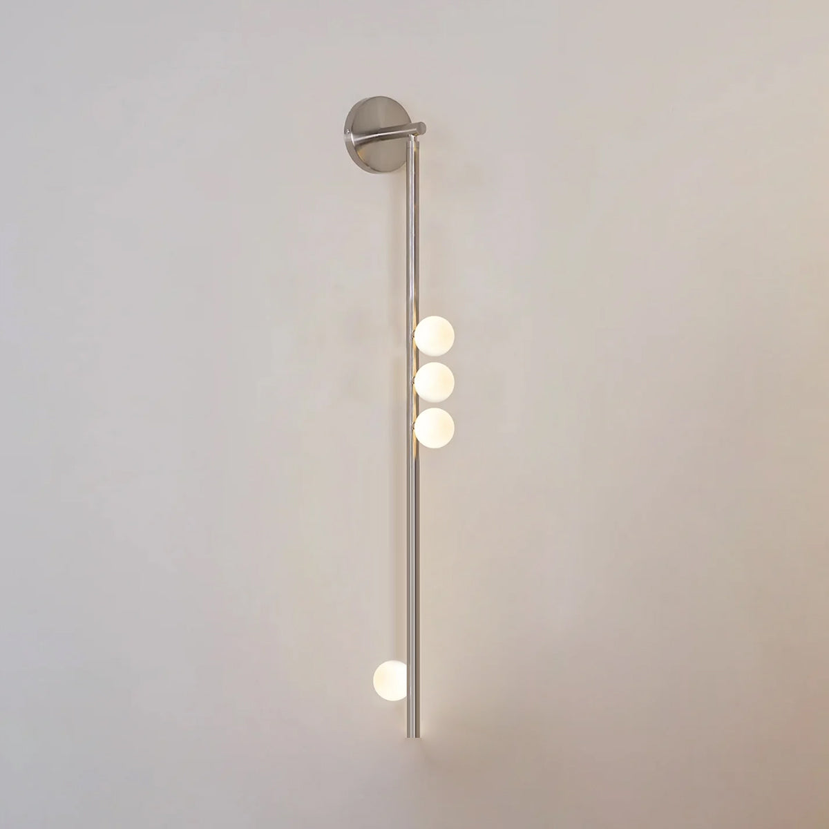 Rory aplique de pared moderno minimalista de tubo en latón y vidrio