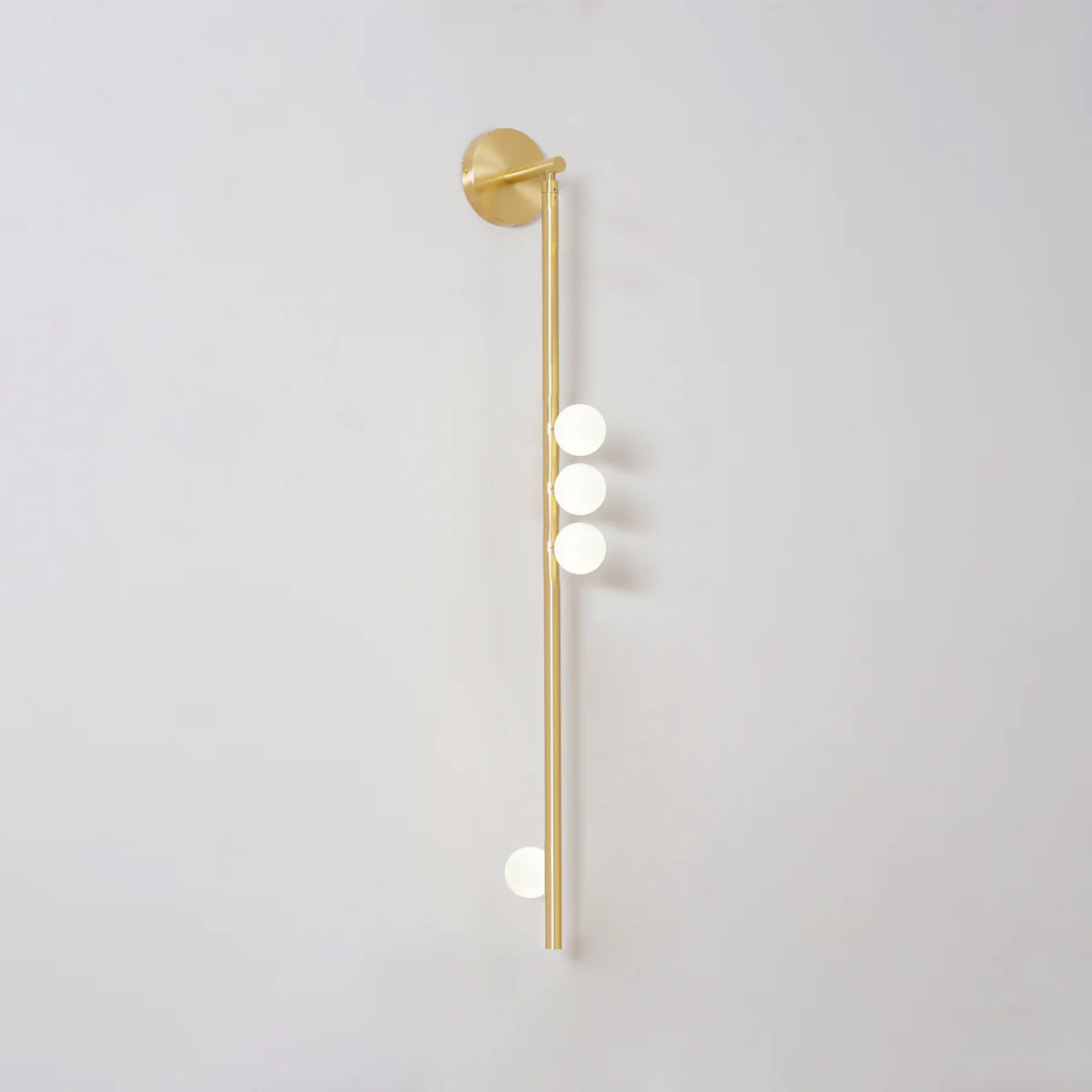 Rory aplique de pared moderno minimalista de tubo en latón y vidrio