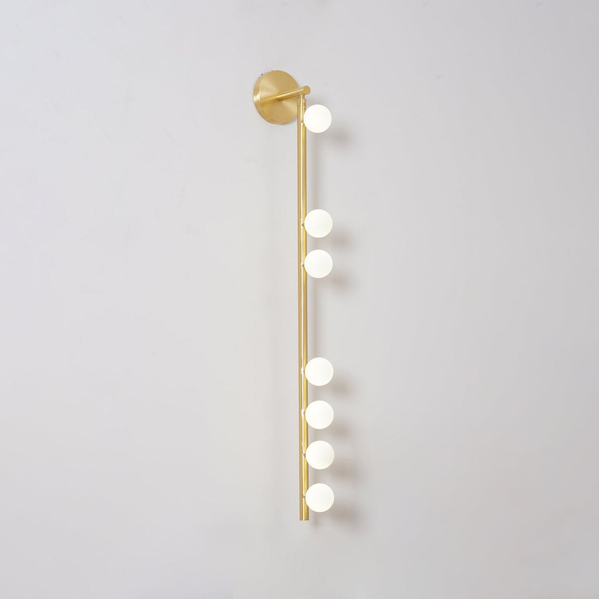 Rory aplique de pared moderno minimalista de tubo en latón y vidrio