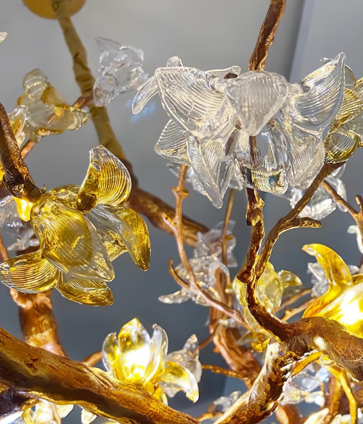 Aare lámpara de araña de cristal y latón con rama de arce
