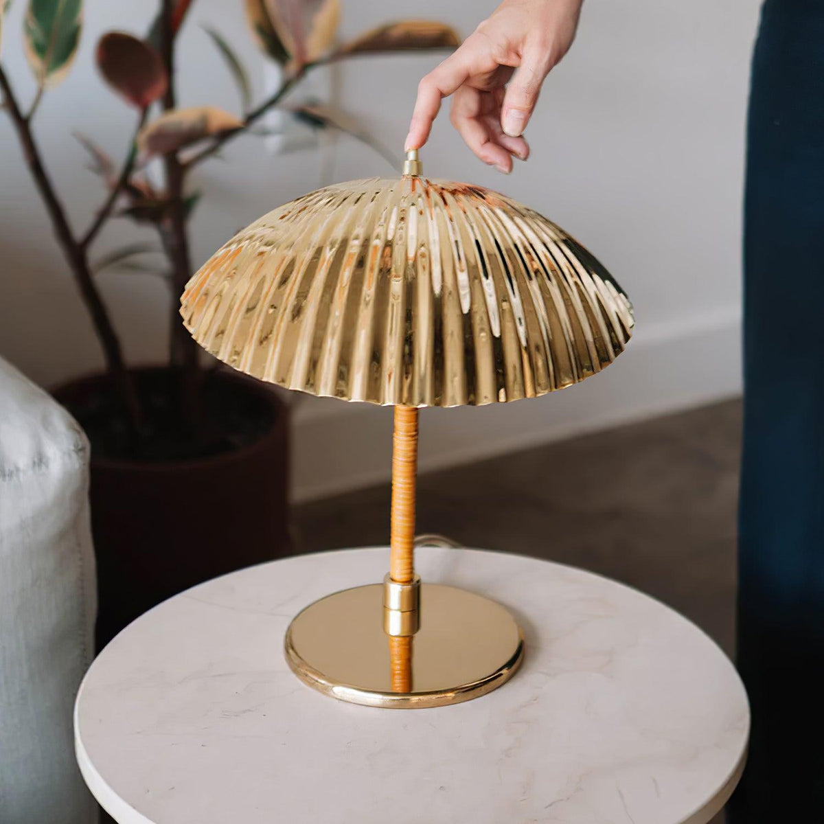 Zorare lámpara de mesa de latón glam
