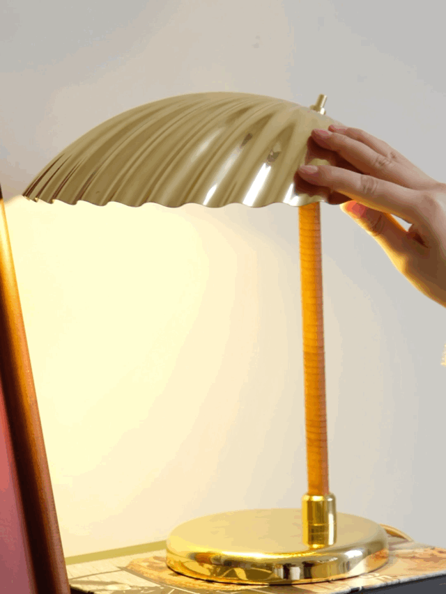 Zorare lámpara de mesa de latón glam