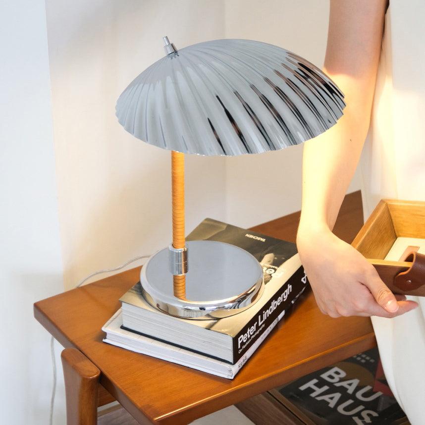 Zorare lámpara de mesa de latón glam