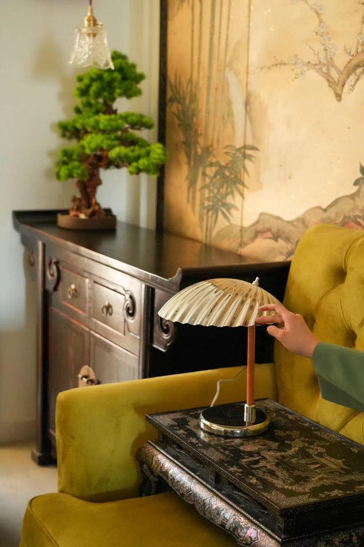 Zorare lámpara de mesa de latón glam