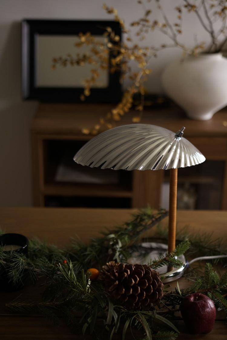 Zorare lámpara de mesa de latón glam