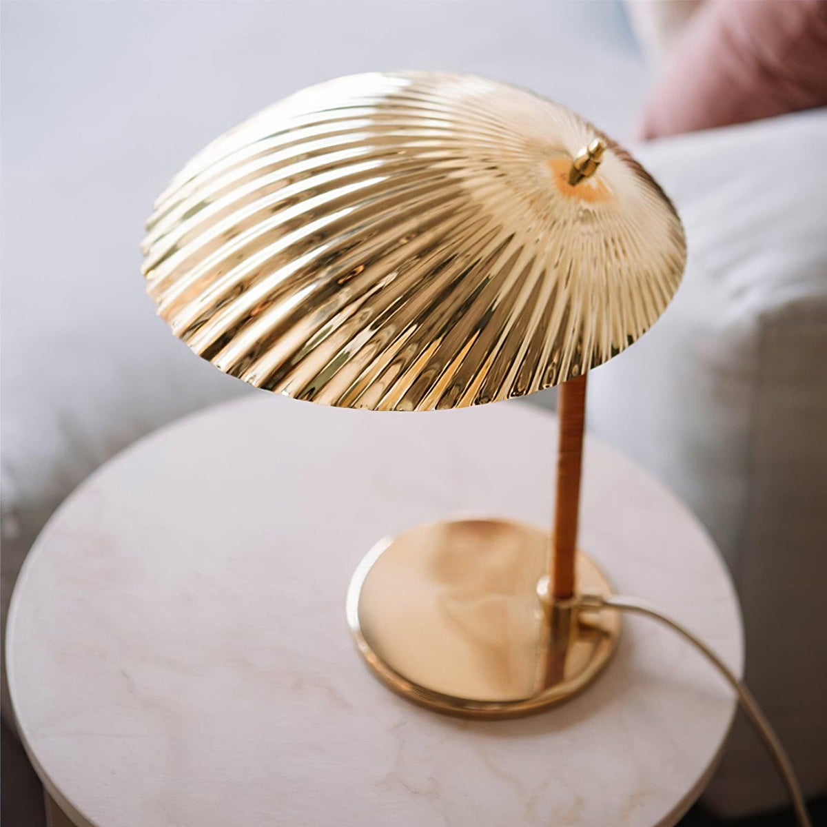 Zorare lámpara de mesa de latón glam
