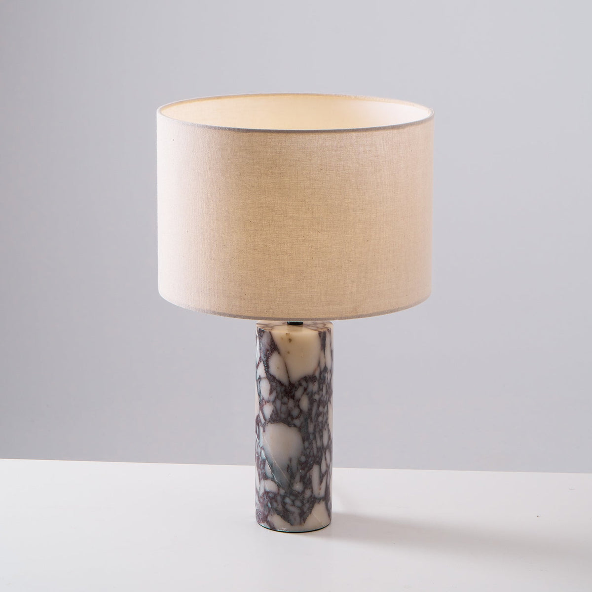 Vivo lámpara de mesa elegante de mármol