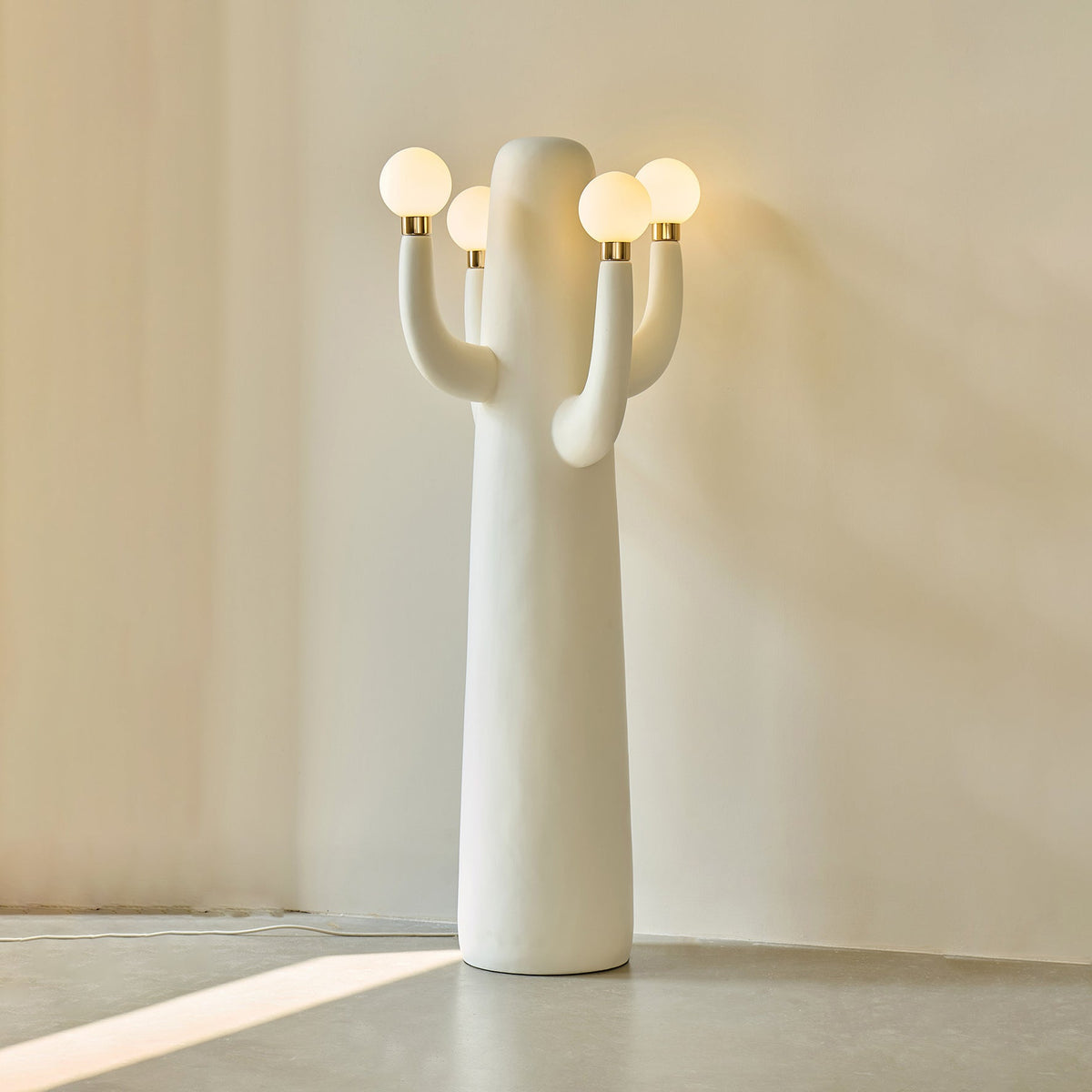 Elma lámpara de pie
